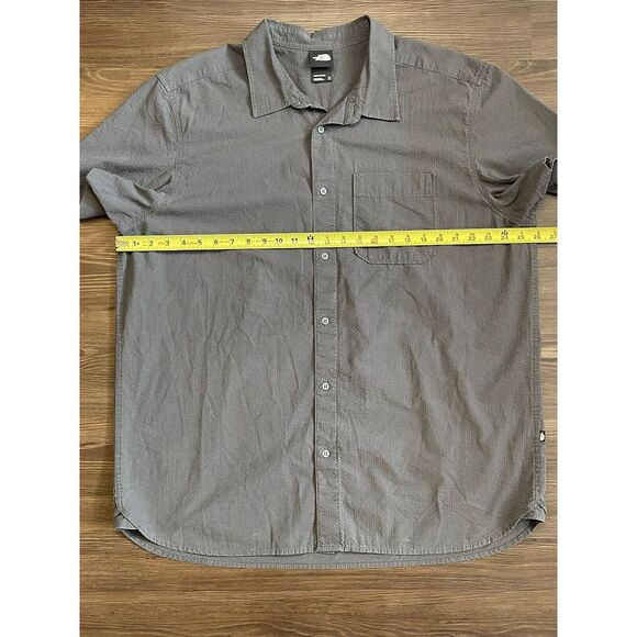 North Face 2XL Charcoal Grey Seersucker Cotton Button Up S/S Shirt - Picture 4 of 5